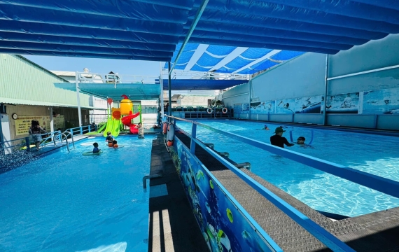 Lớp học bơi ngửa dành cho trẻ em